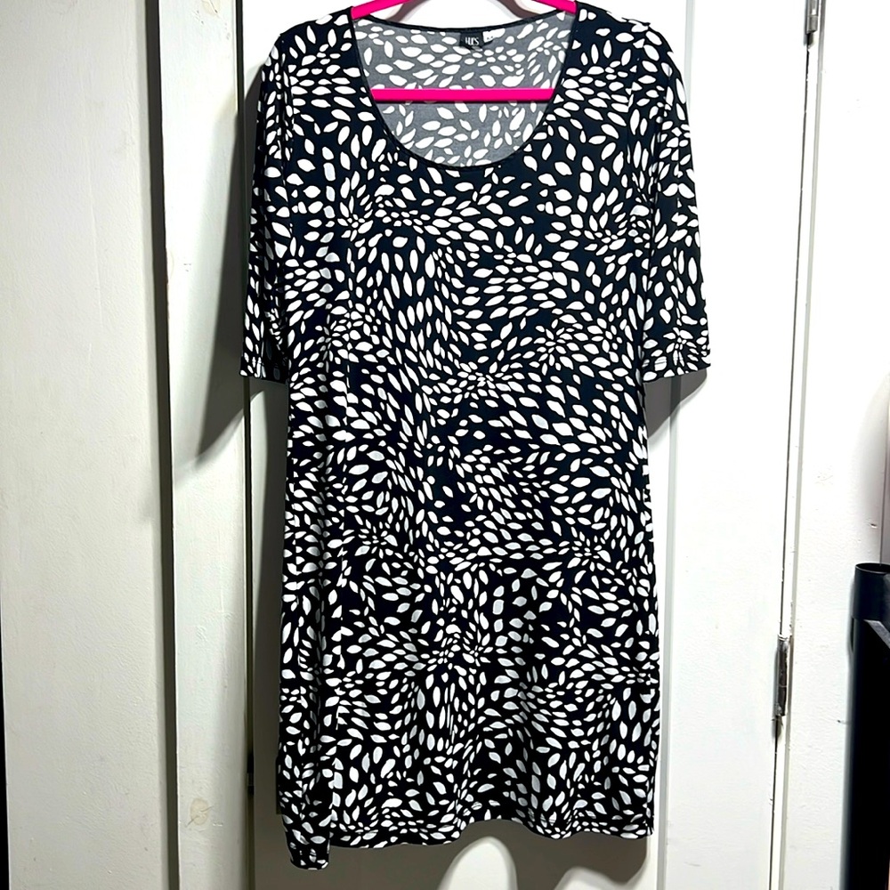 Hues EUC 3/4 sleeve lightweight dress